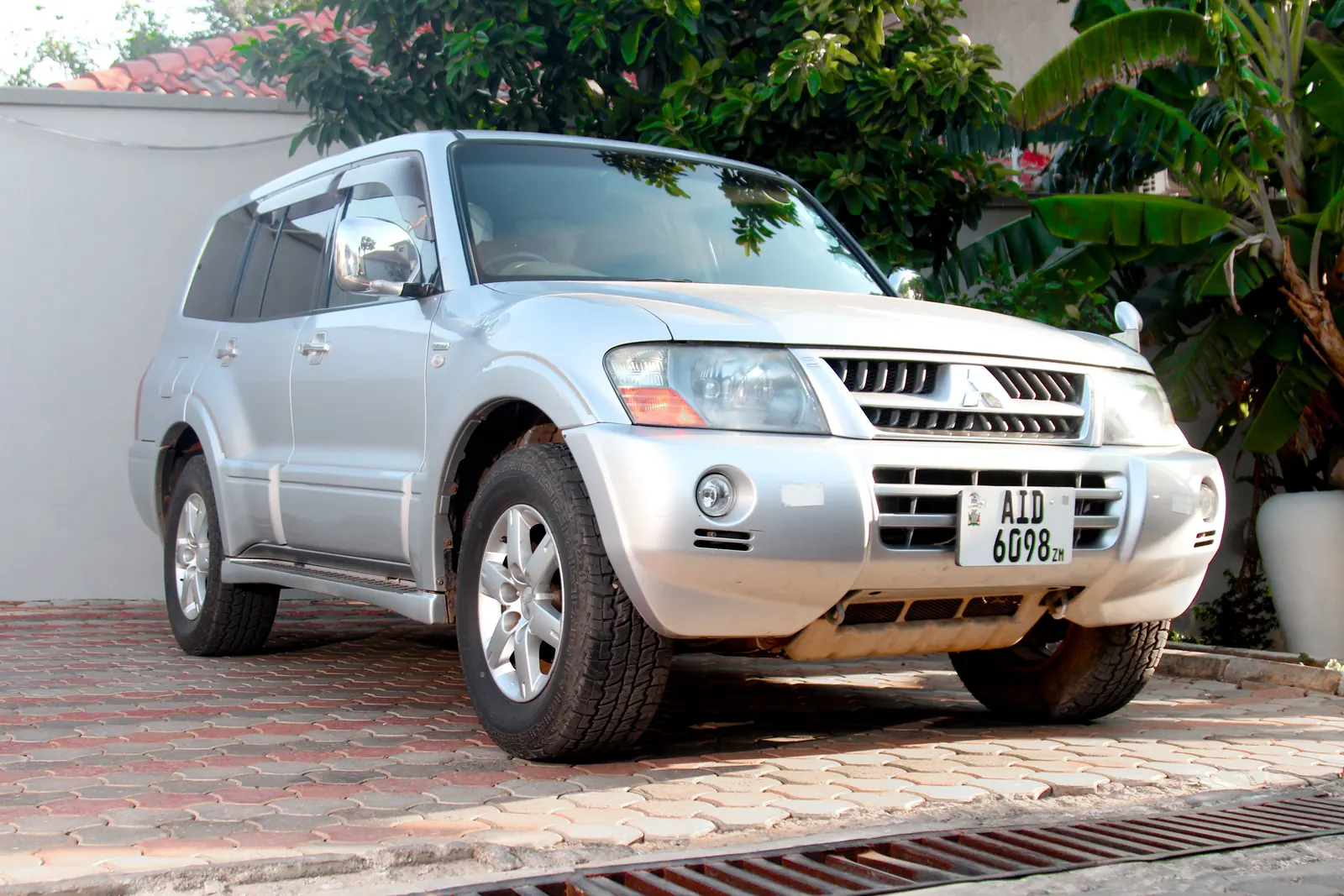 Mitsubishi Pajero hire